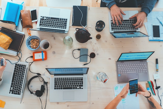 <strong>Is Social Media Good or Bad for Your Mental Well-Being? A Deep Dive</strong>