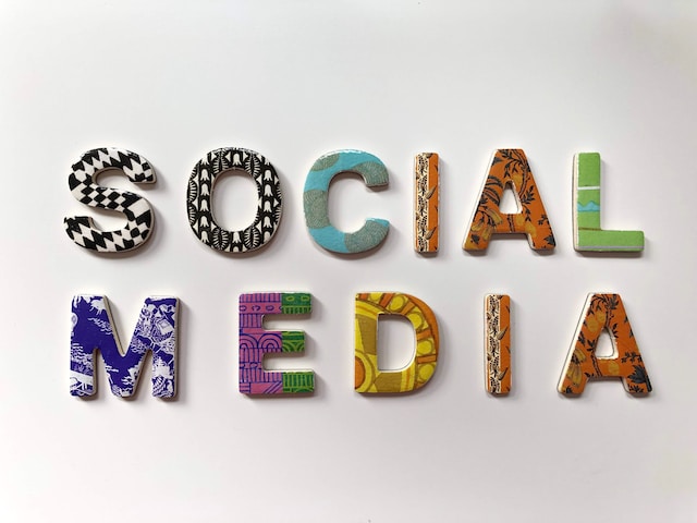 <strong>The Ethics of Social Media Use: Privacy, Data Collection, and User Consent</strong>